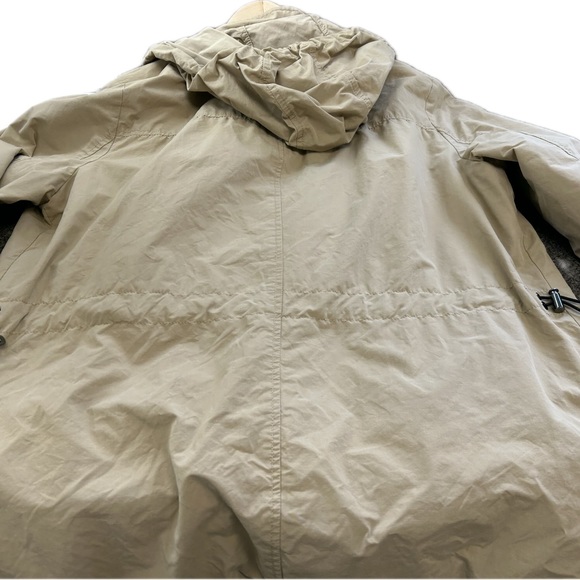 Woman’s Ab Coat with Front Zipper and Hood - Size Medium - Picture 5 of 5